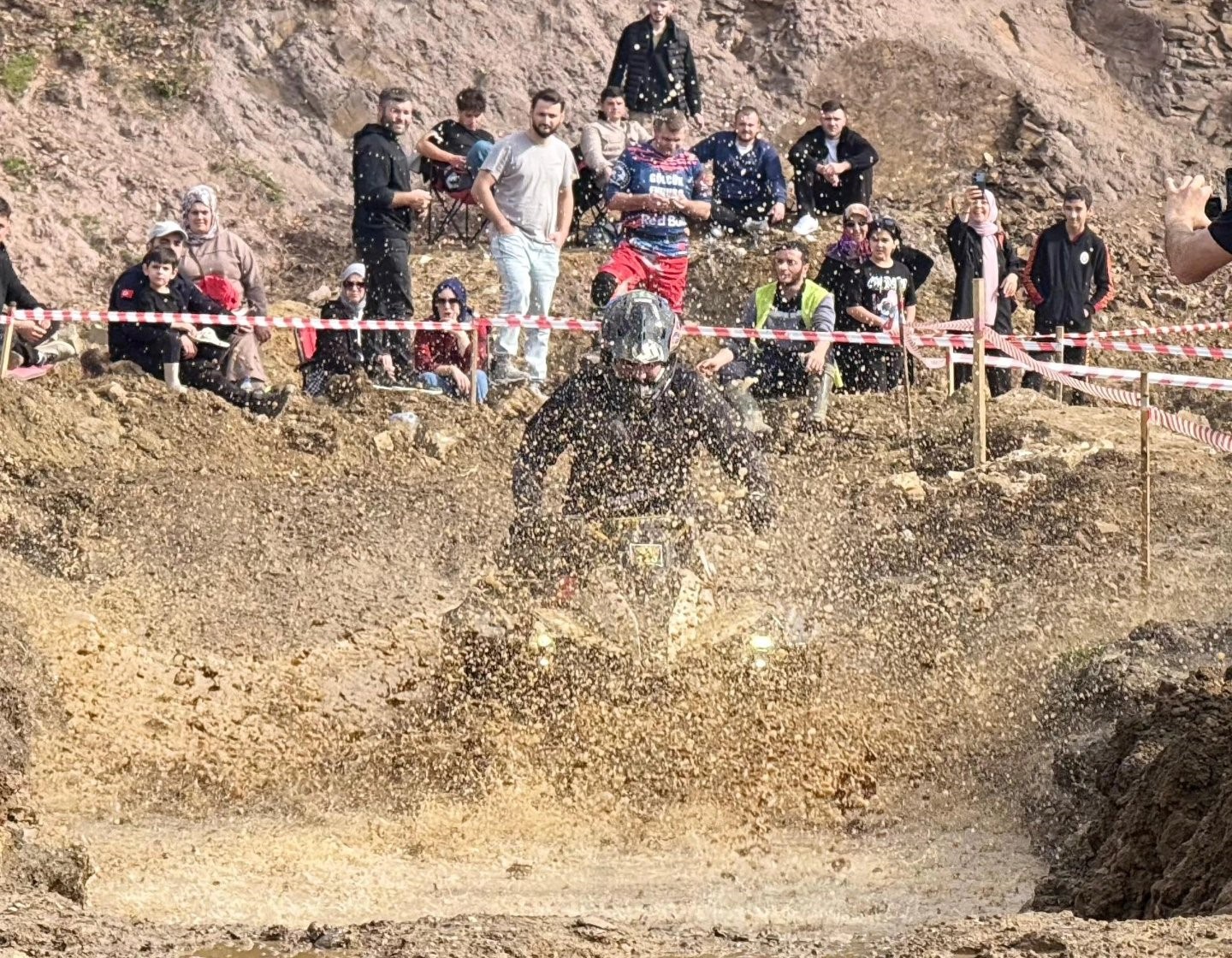 golcukte-atv-tutkunlari-zorlu-parkurda-mucadele-etti