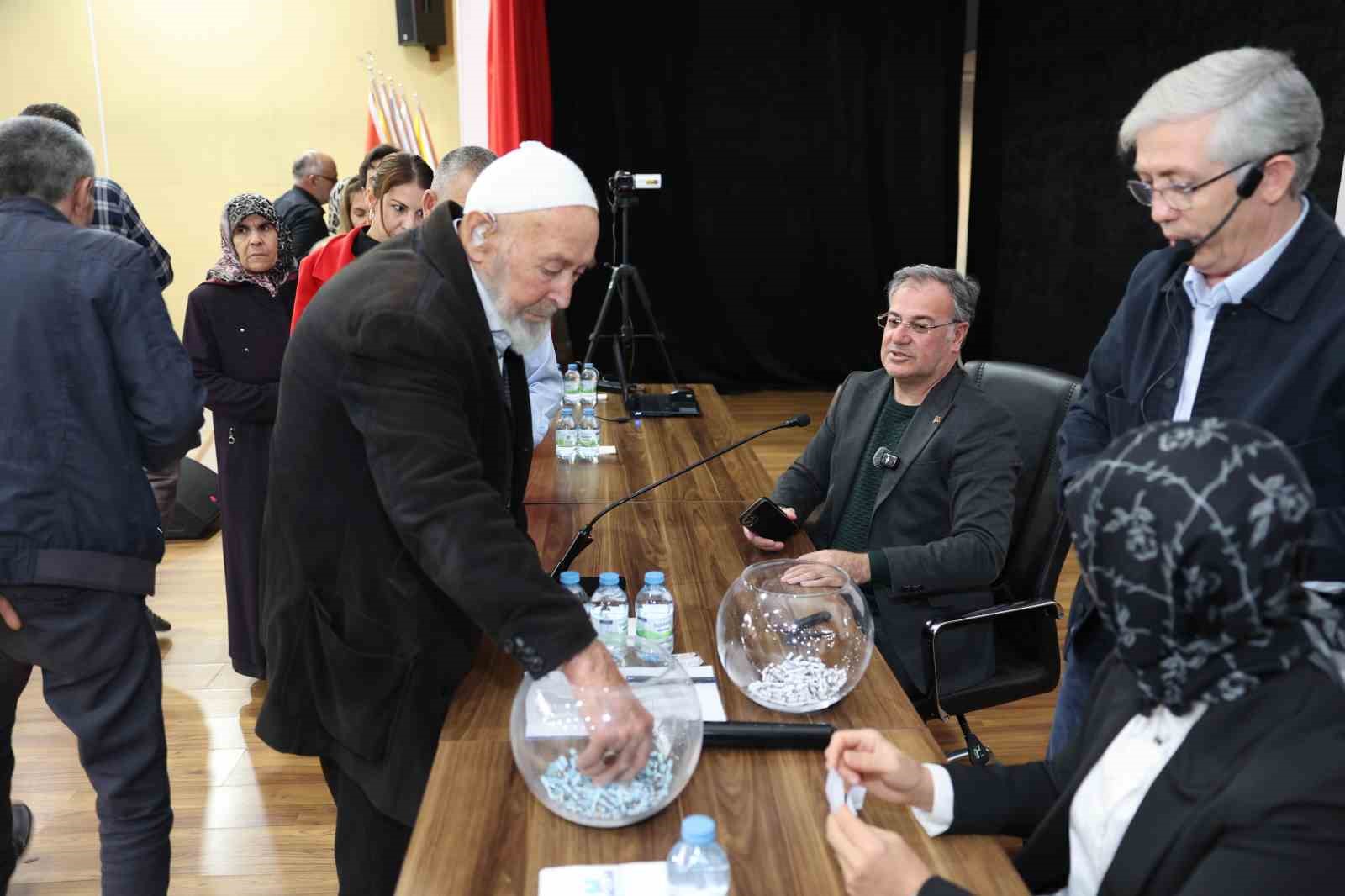 hacilarda-merakla-beklenen-konut-kura-cekimi-yapildi