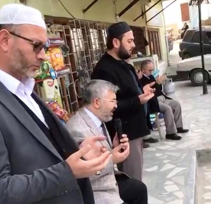 hisarcikta-24-kisilik-umre-kafilesi-dualarla-ugurlandi