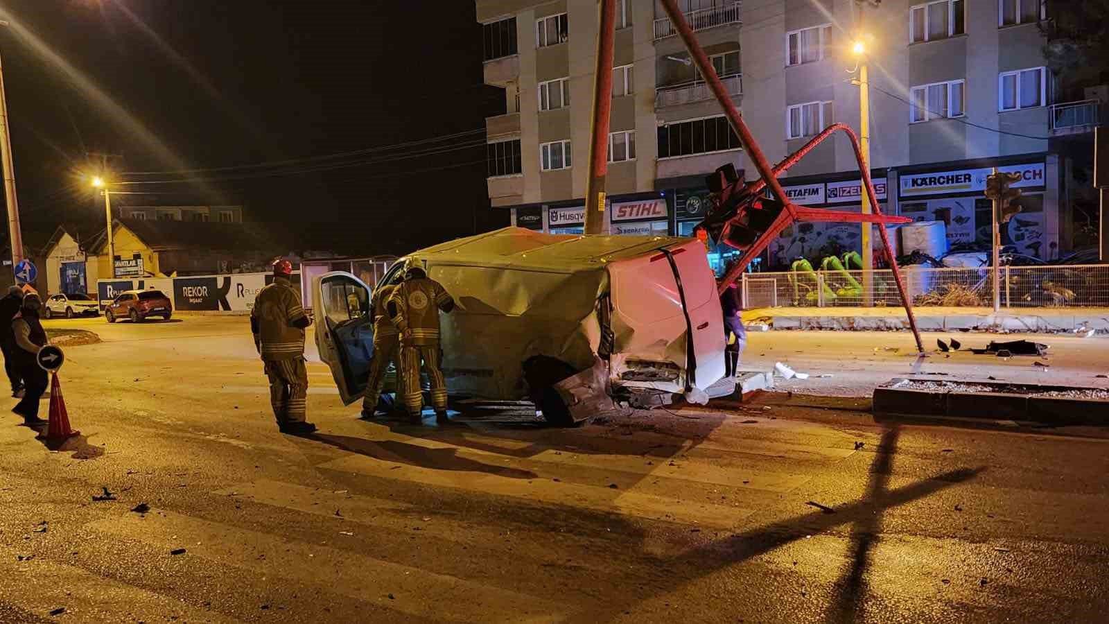 hizli-otomobil-ortaligi-savas-alanina-cevirdi