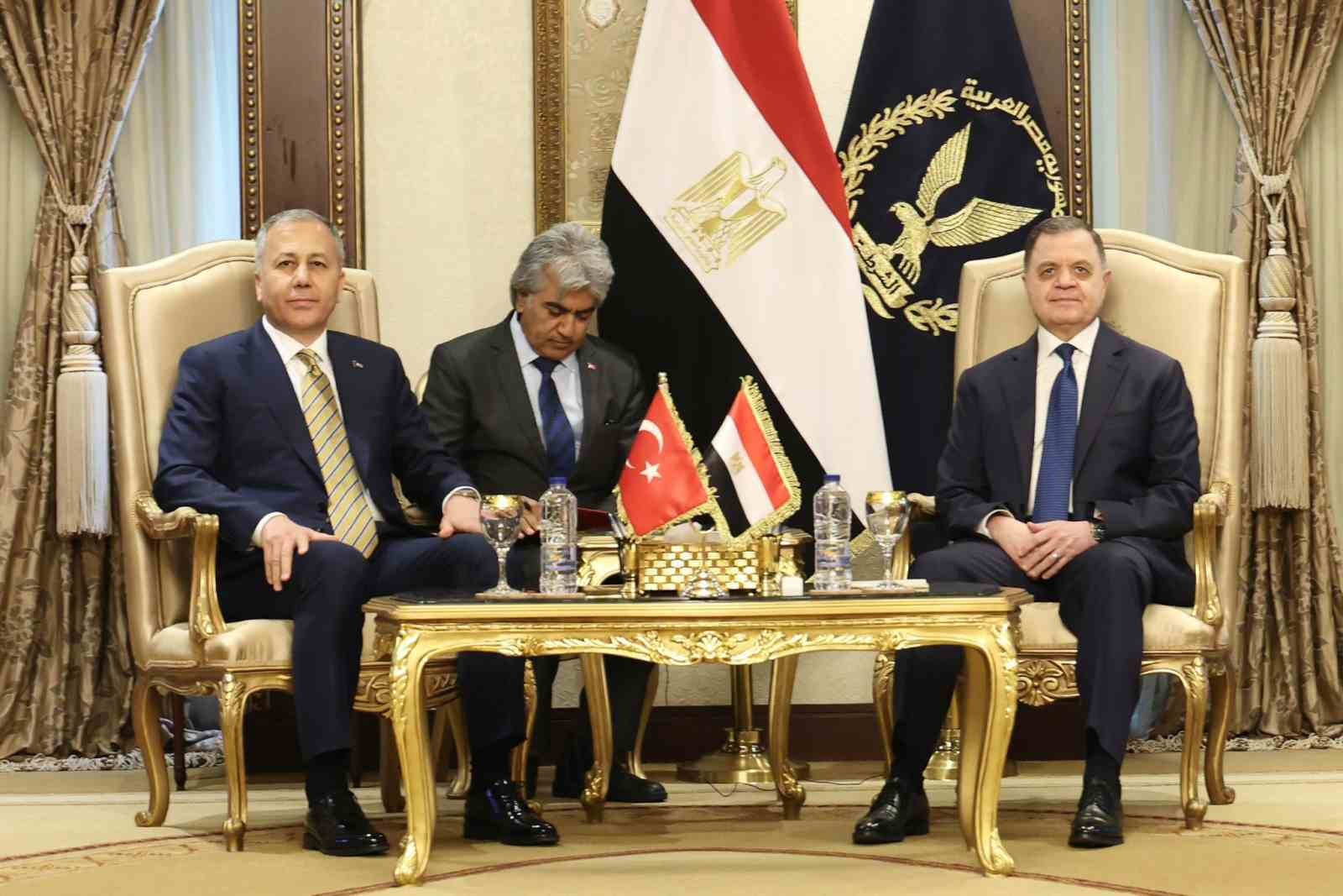 icisleri-bakani-yerlikaya-misirda