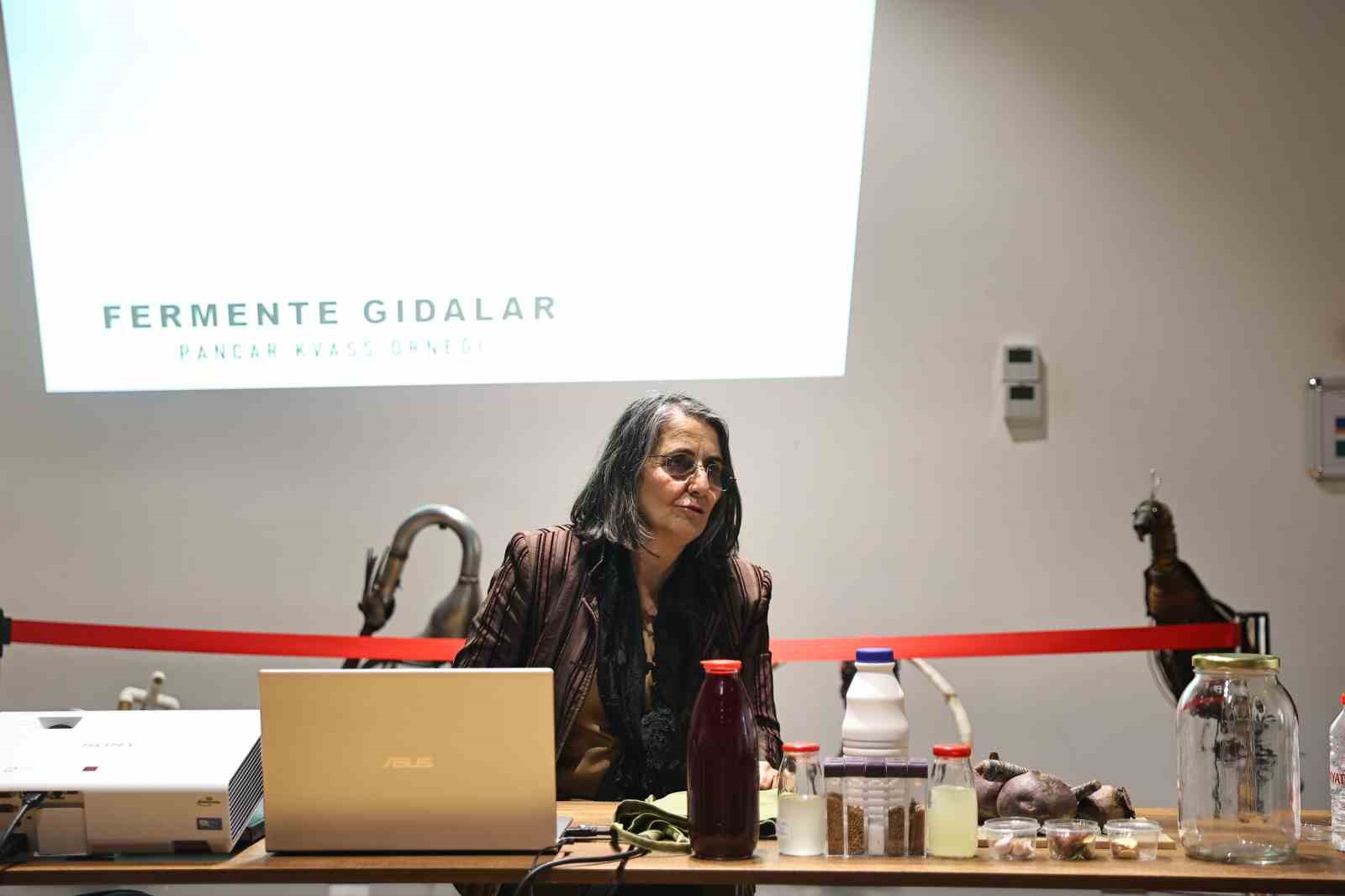 inovasyon-merkezinde-egitici-atolyeler-suruyor