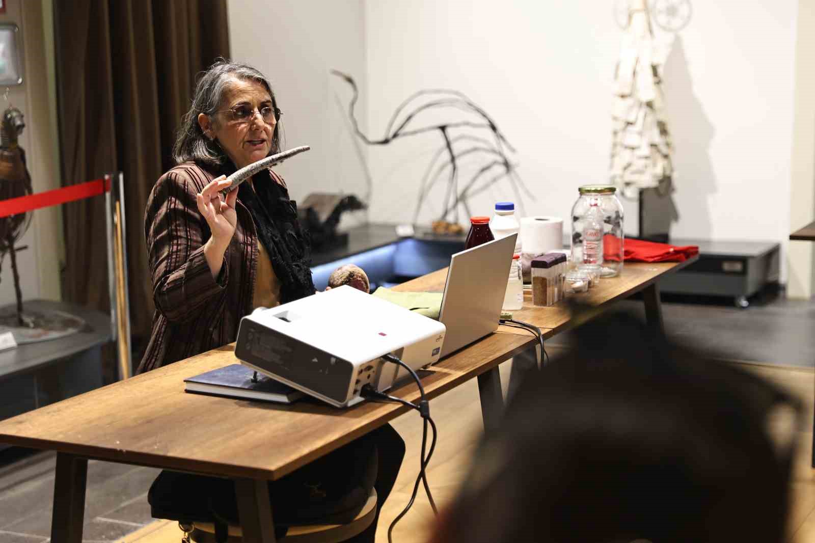 inovasyon-merkezinde-egitici-atolyeler-suruyor