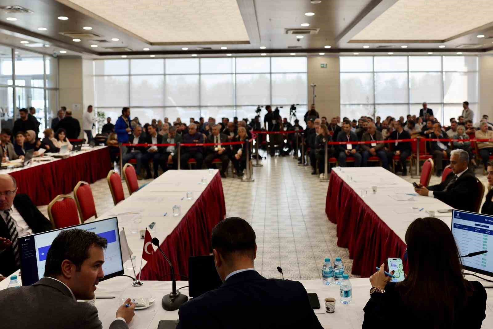 istanbulda-dorduncu-ihale-en-yuksek-taksi-plakasi-5-milyon-tlye-satildi