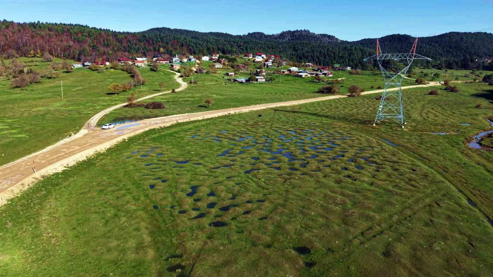 karagol-yaylasinin-essiz-menderesleri-havadan-goruntulendi