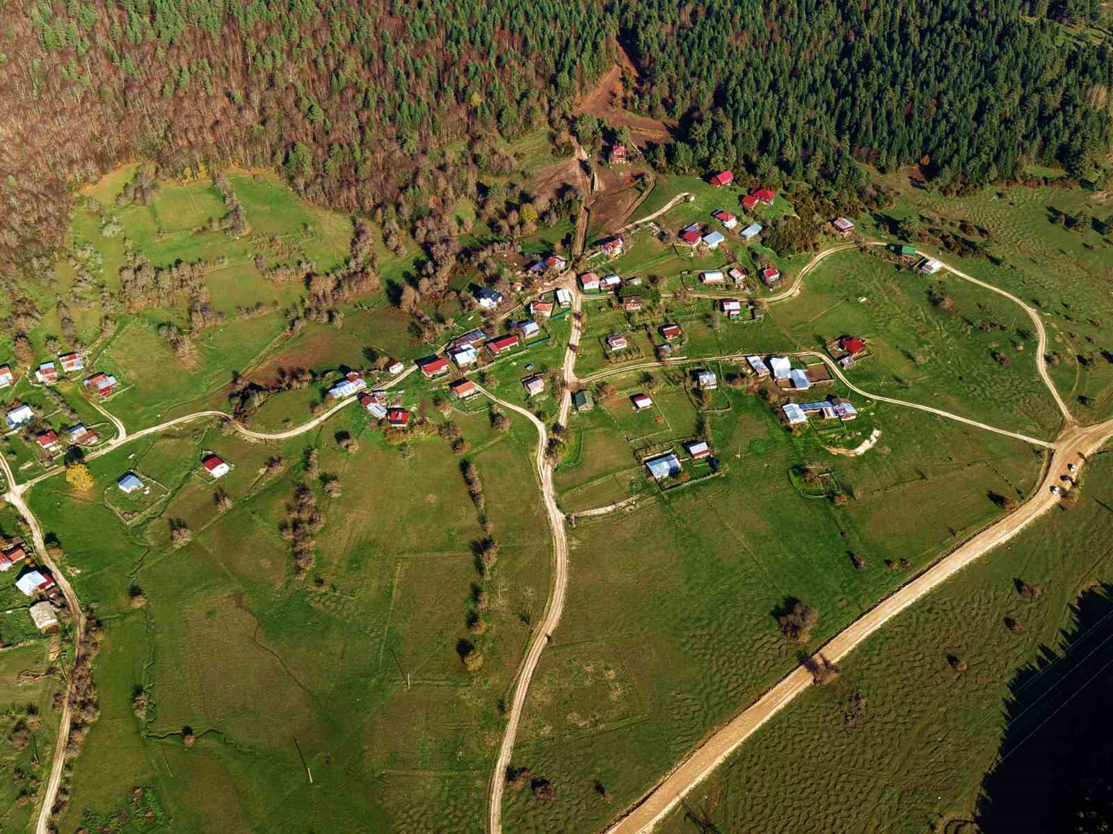 karagol-yaylasinin-essiz-menderesleri-havadan-goruntulendi