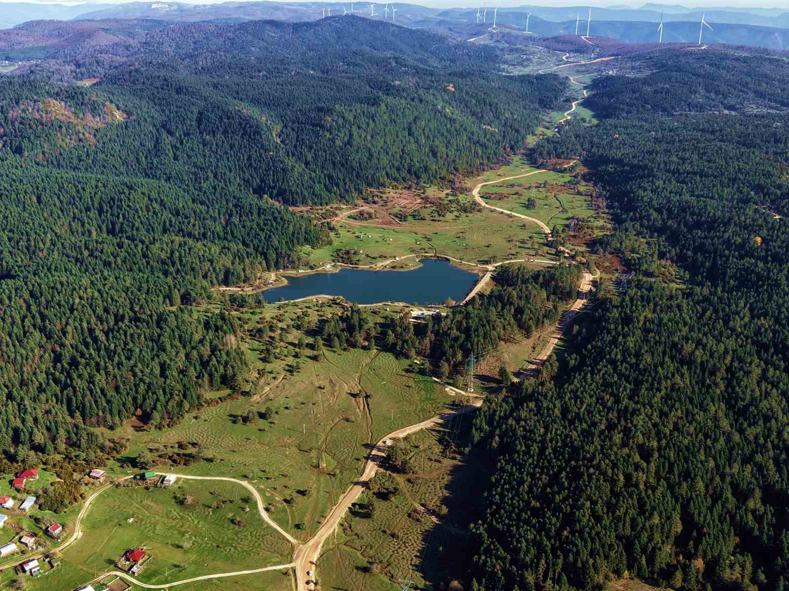 karagol-yaylasinin-essiz-menderesleri-havadan-goruntulendi