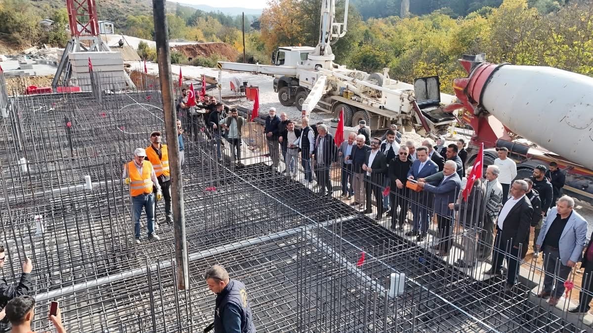 kavakliderede-9uncu-toplu-konut-icin-temel-atildi