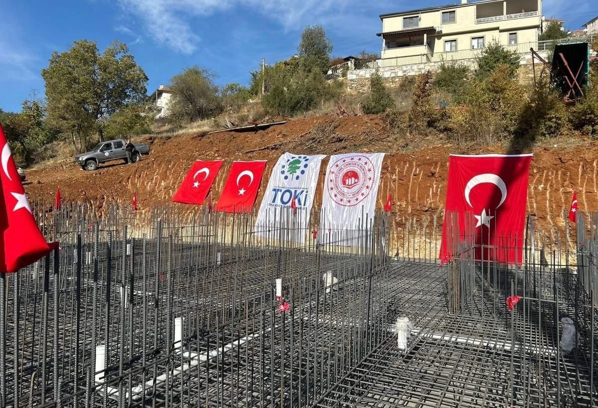 kavakliderede-9uncu-toplu-konut-icin-temel-atildi