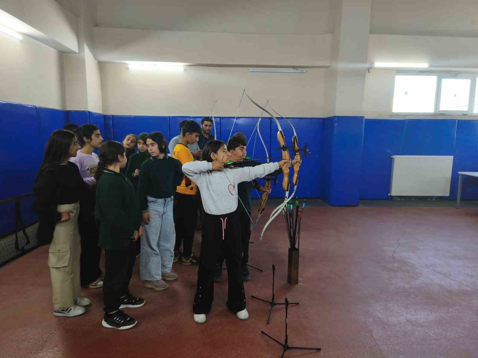 korkutta-okculuk-antrenmanlari-yogun-katilimla-suruyor