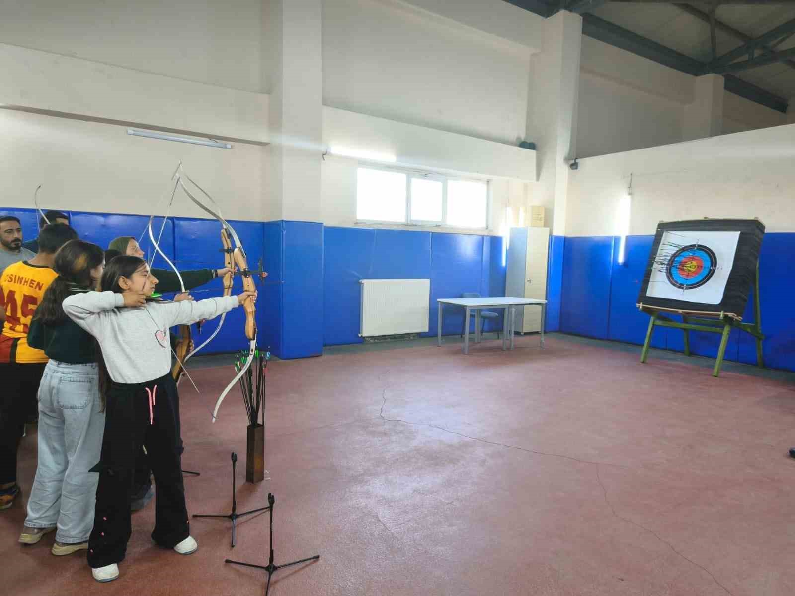 korkutta-okculuk-antrenmanlari-yogun-katilimla-suruyor