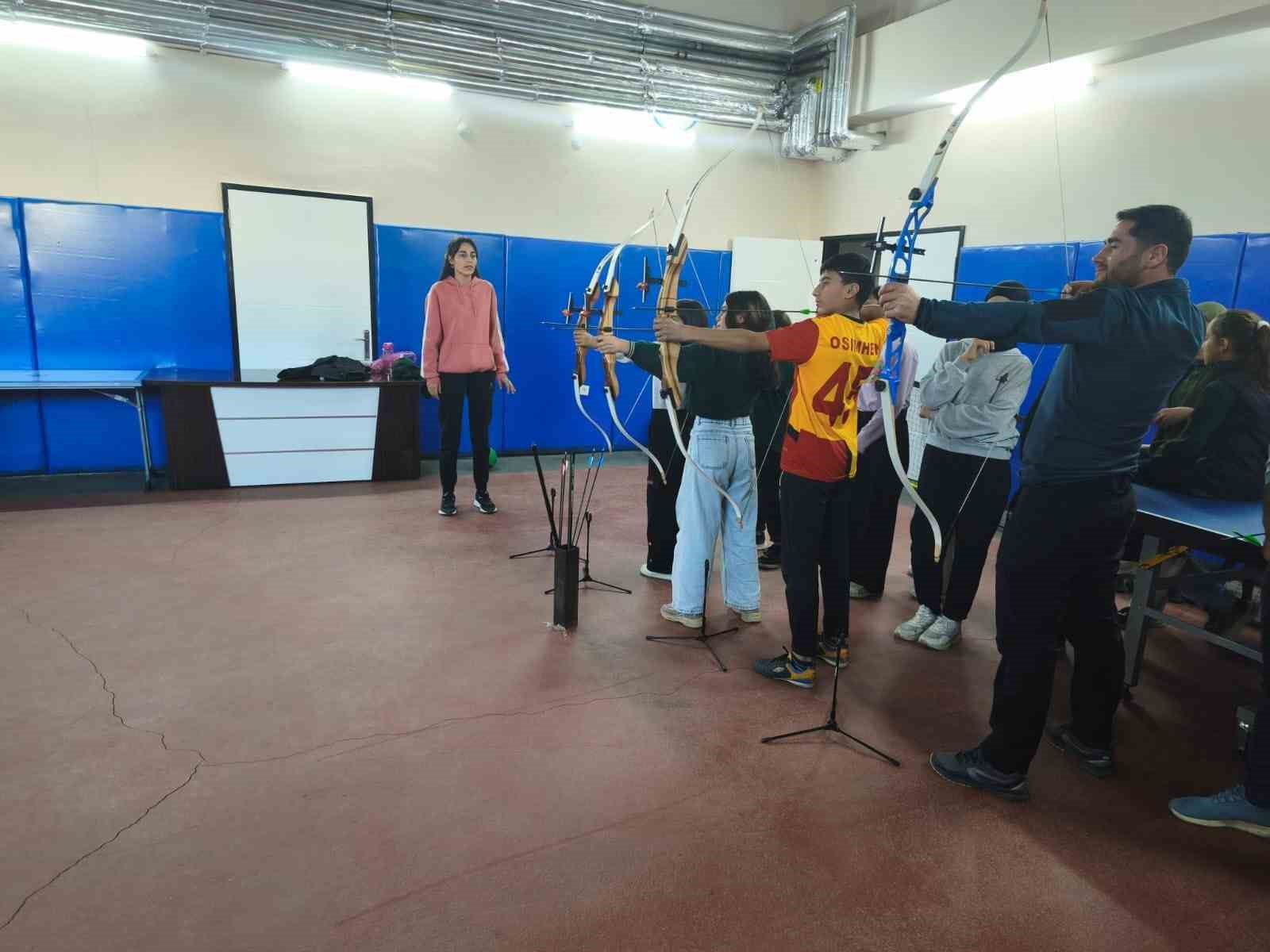 korkutta-okculuk-antrenmanlari-yogun-katilimla-suruyor