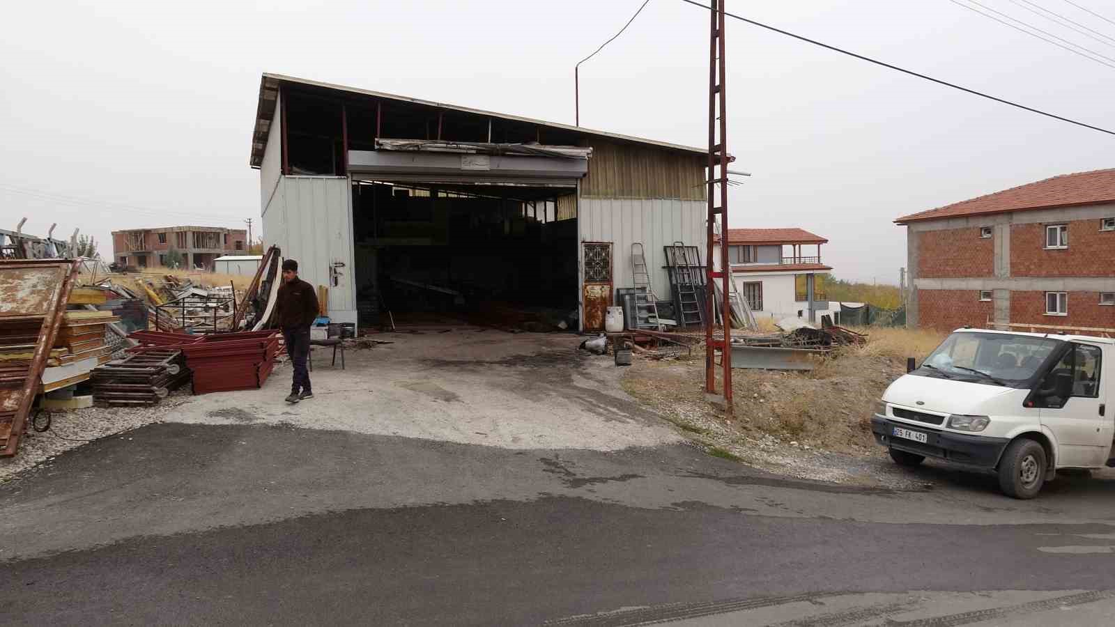 malatyada-isinmak-icin-atese-tiner-doken-2-ogrenci-yaralandi