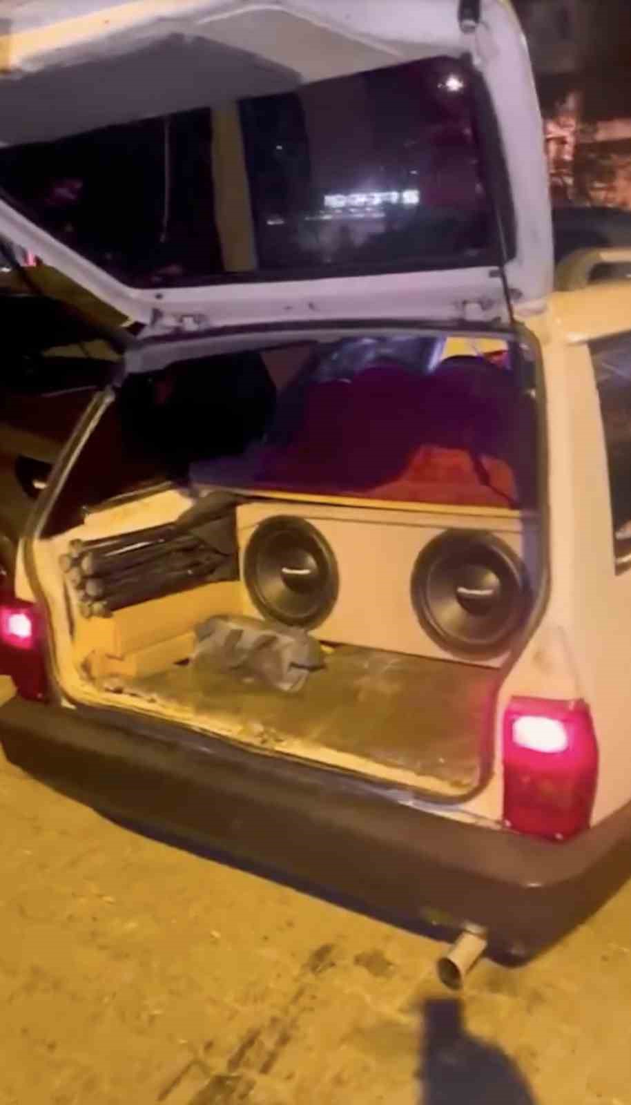 motor-ve-araclarda-yuksek-sesli-muzik-yayini-ve-abarti-egzoz-kullananlara-ceza