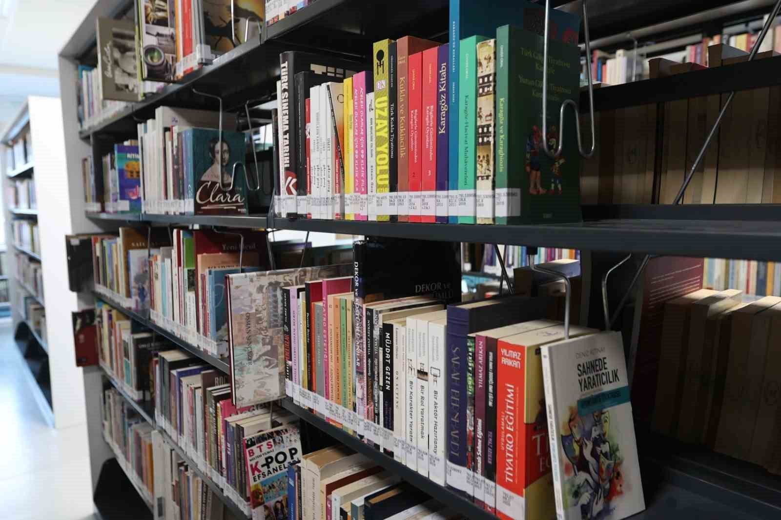 mugla-buyuksehirin-kitap-kampanyasina-yogun-ilgi