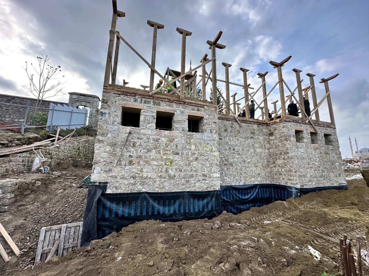 muradiye-mevlevihanesi-ihya-calismalari-devam-ediyor