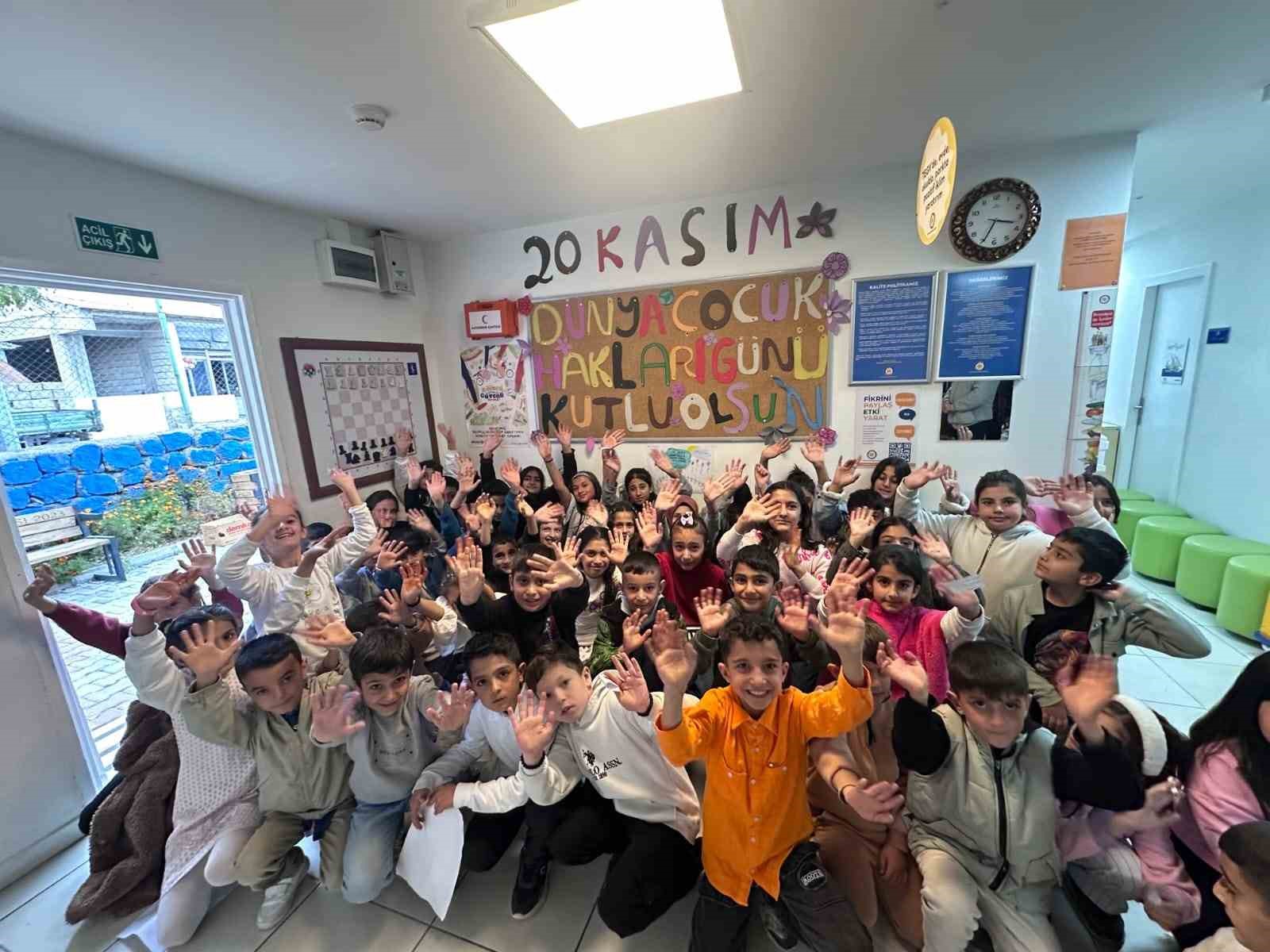 muradiyede-dunya-cocuk-haklari-gunu-kutlandi