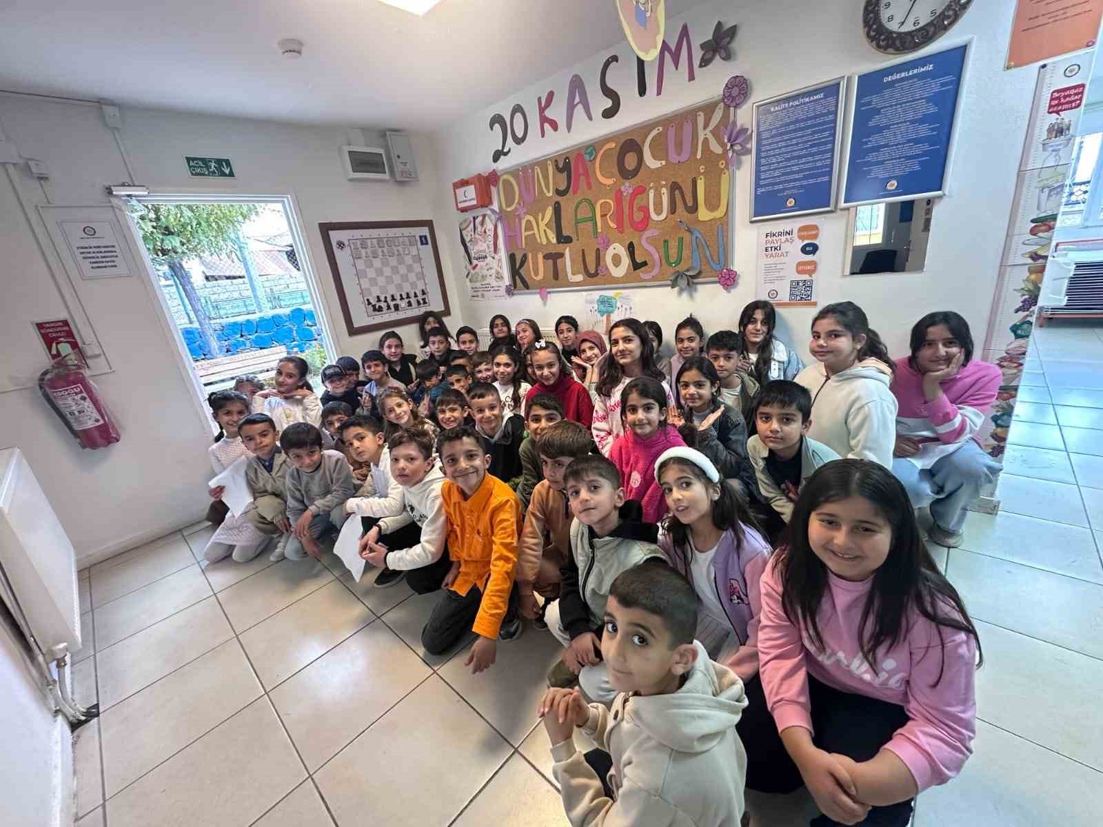 muradiyede-dunya-cocuk-haklari-gunu-kutlandi