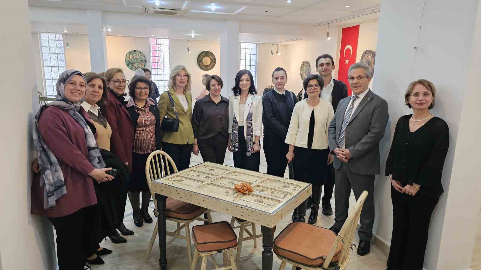 nazillide-gecmisin-yansimalari-sergisi-acildi