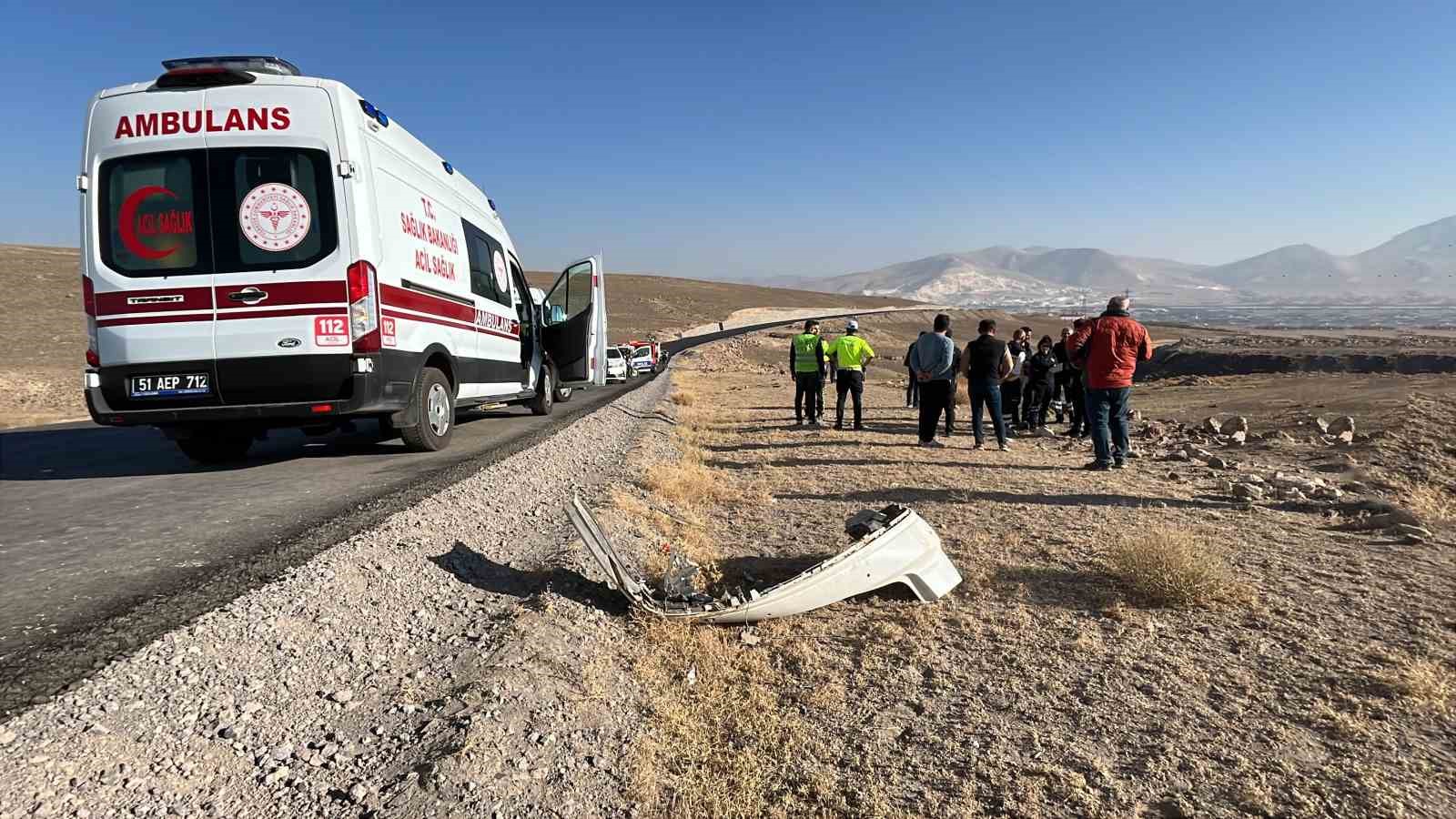 nigdede-feci-kaza-2-olu-1-agir-yarali