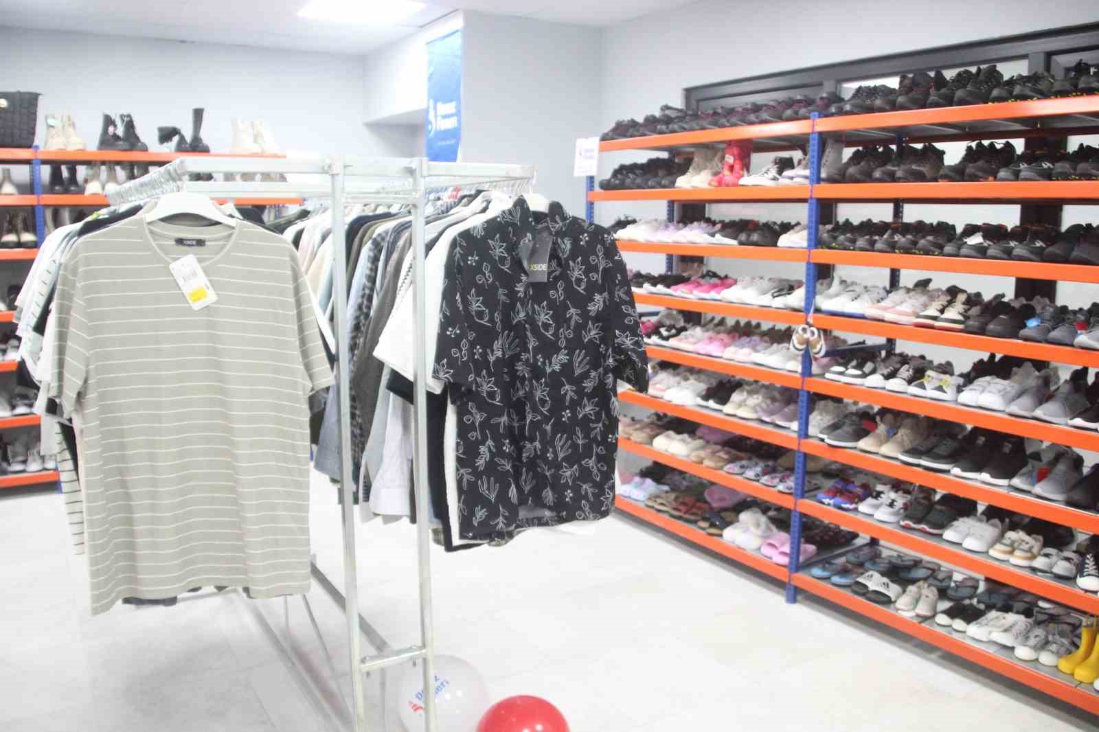 orduda-ihtiyac-sahibi-aileler-icin-gecici-giyim-magazasi-acildi