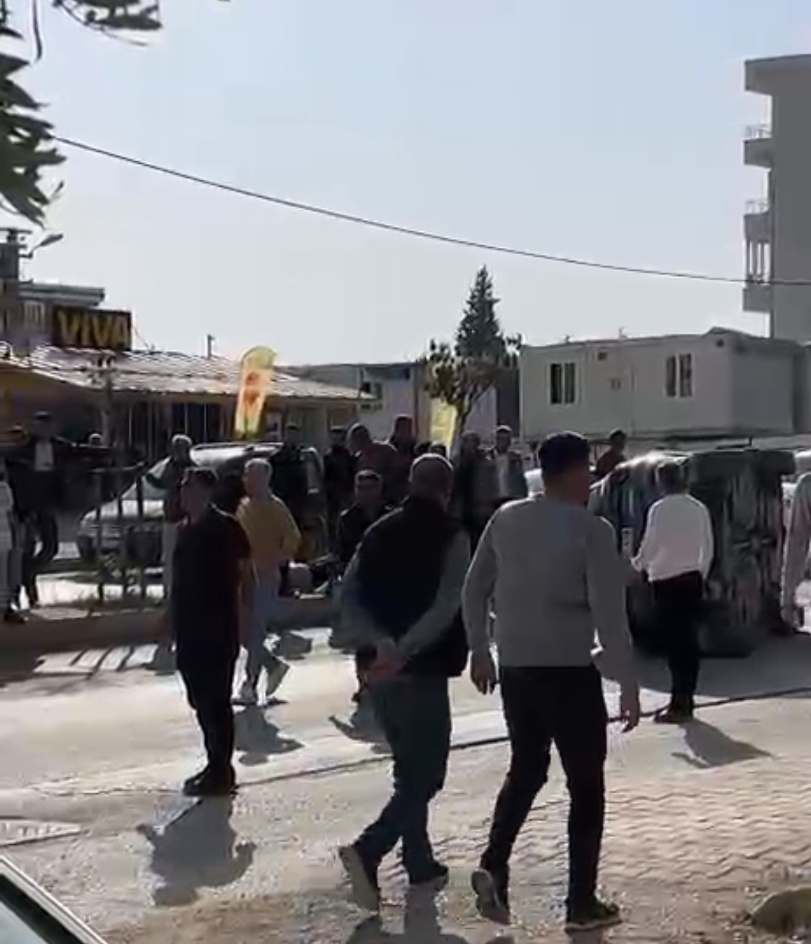 otomobille-carpisan-arac-devrildi-1-yarali