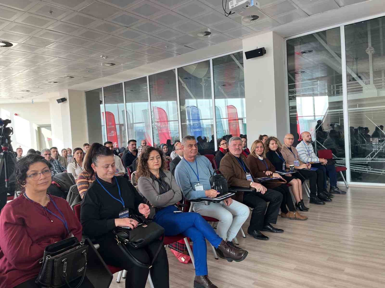 ozel-bireyleri-ve-babalari-icin-yurutulen-proje-masaya-yatirildi