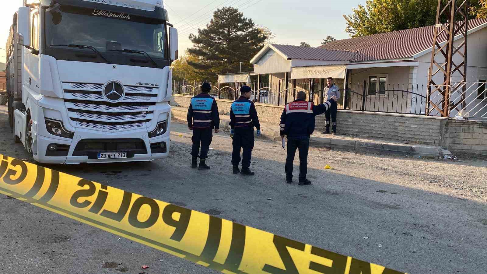 pancar-sirasinda-silahli-ve-bicakli-kavga-3-yarali