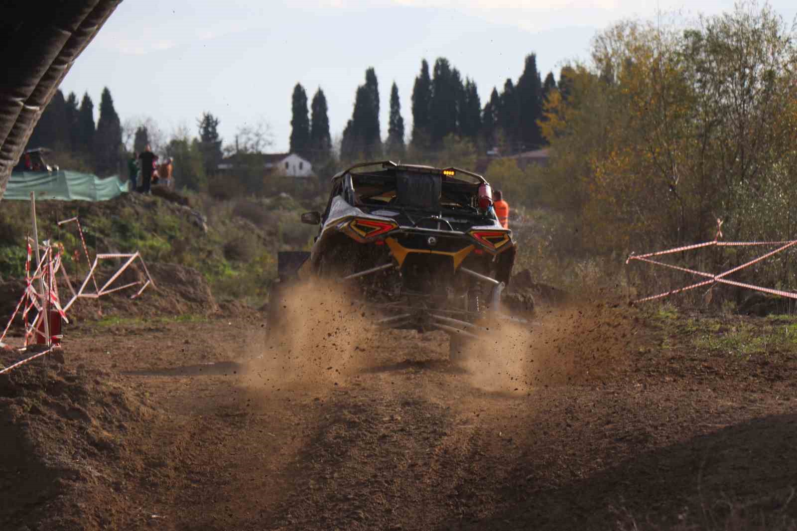 rampada-camurda-sinirlari-zorladilar-turkiye-off-road-sampiyonasinin-6-ayak-yarislari-nefes-kesti