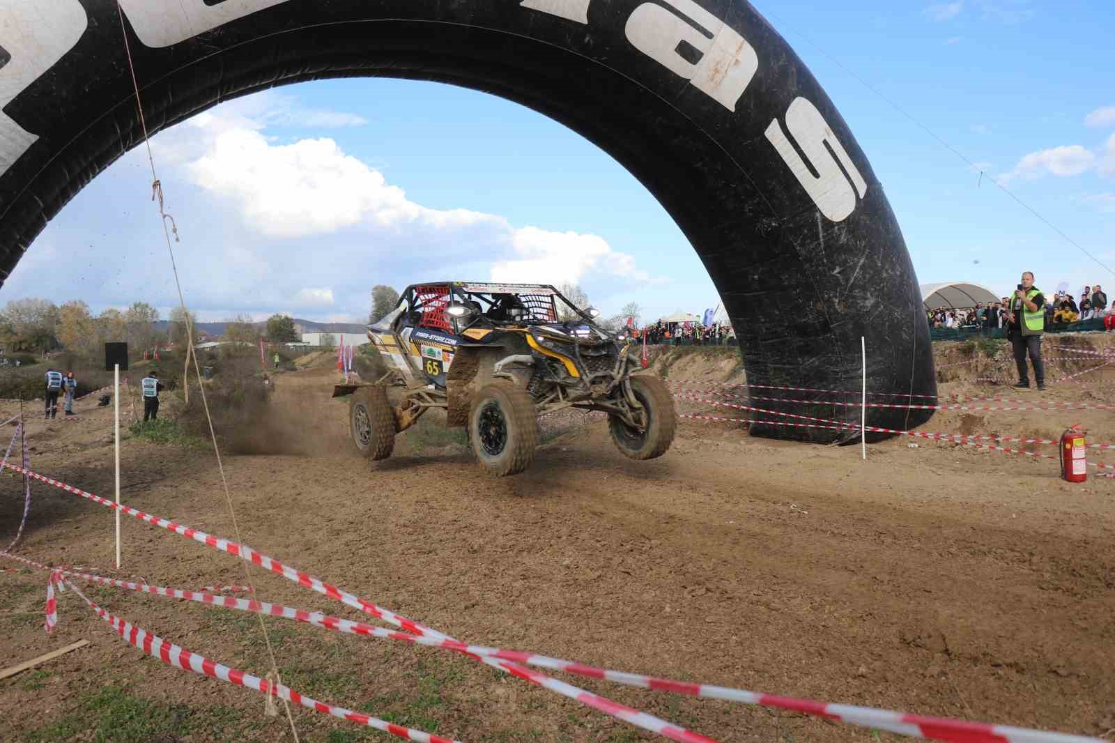 rampada-camurda-sinirlari-zorladilar-turkiye-off-road-sampiyonasinin-6-ayak-yarislari-nefes-kesti