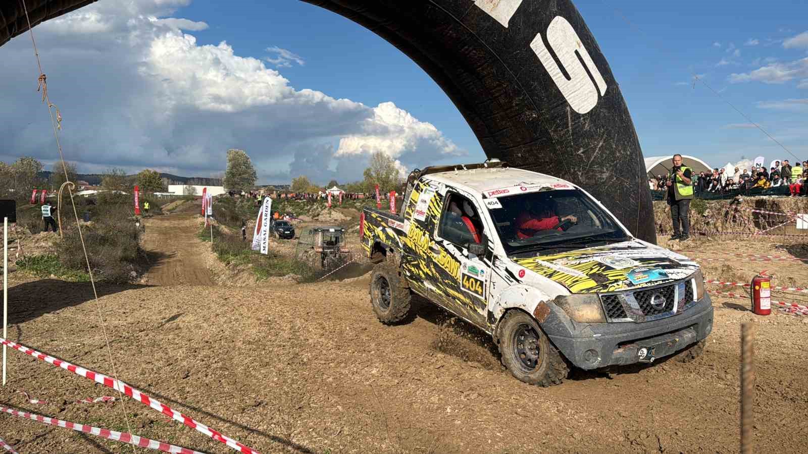 rampada-camurda-sinirlari-zorladilar-turkiye-off-road-sampiyonasinin-6-ayak-yarislari-nefes-kesti