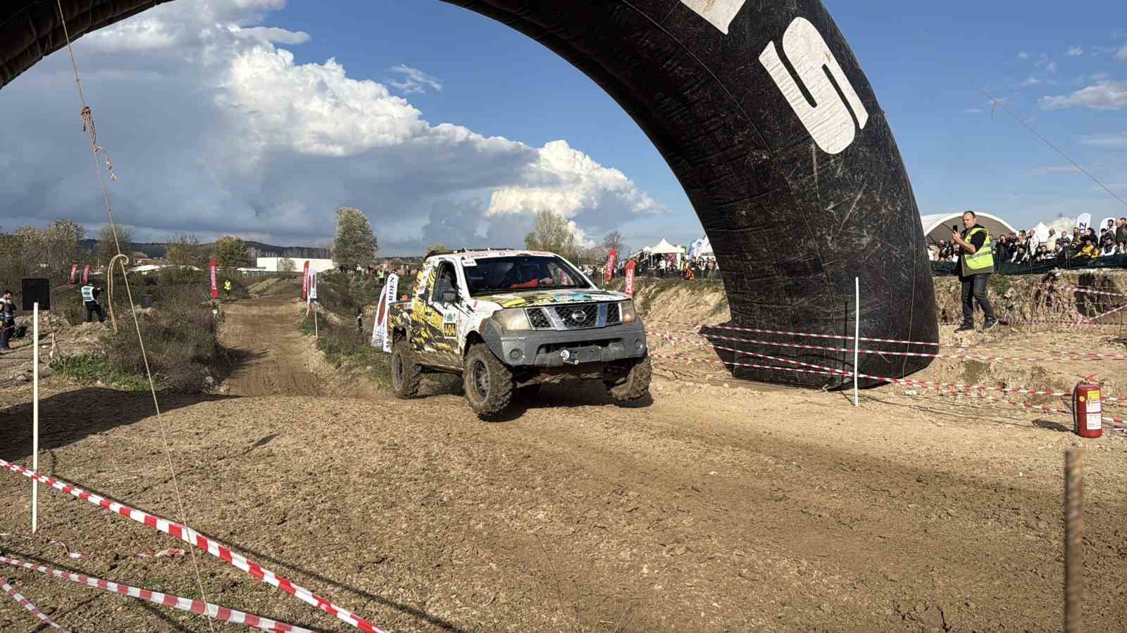 rampada-camurda-sinirlari-zorladilar-turkiye-off-road-sampiyonasinin-6-ayak-yarislari-nefes-kesti