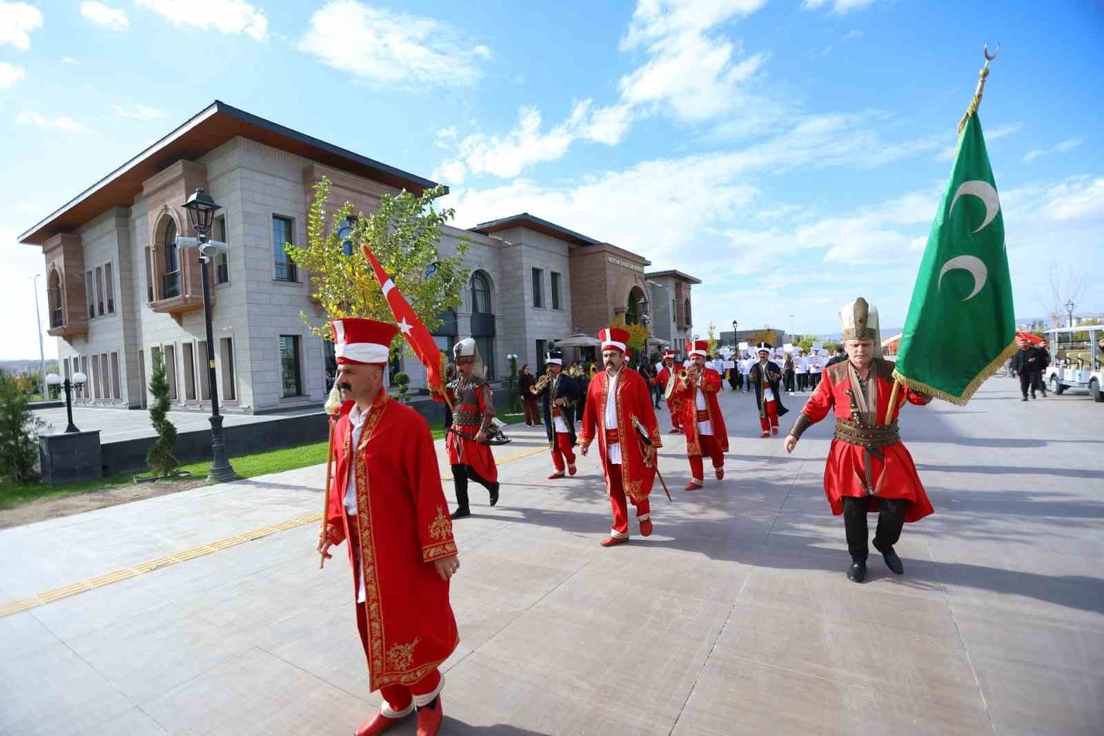 recep-tayyip-erdogan-millet-bahcesi-etkinlik-ussu-oldu