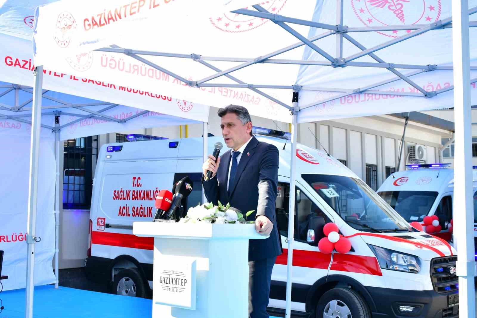 saglik-bakanligindan-gaziantepe-16-yeni-ambulans