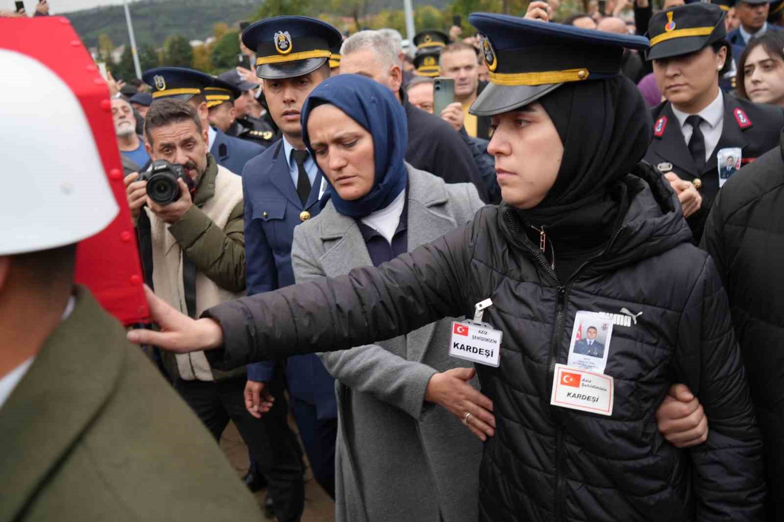 sehit-agabeye-polis-kardesin-yurek-yakan-vedasi