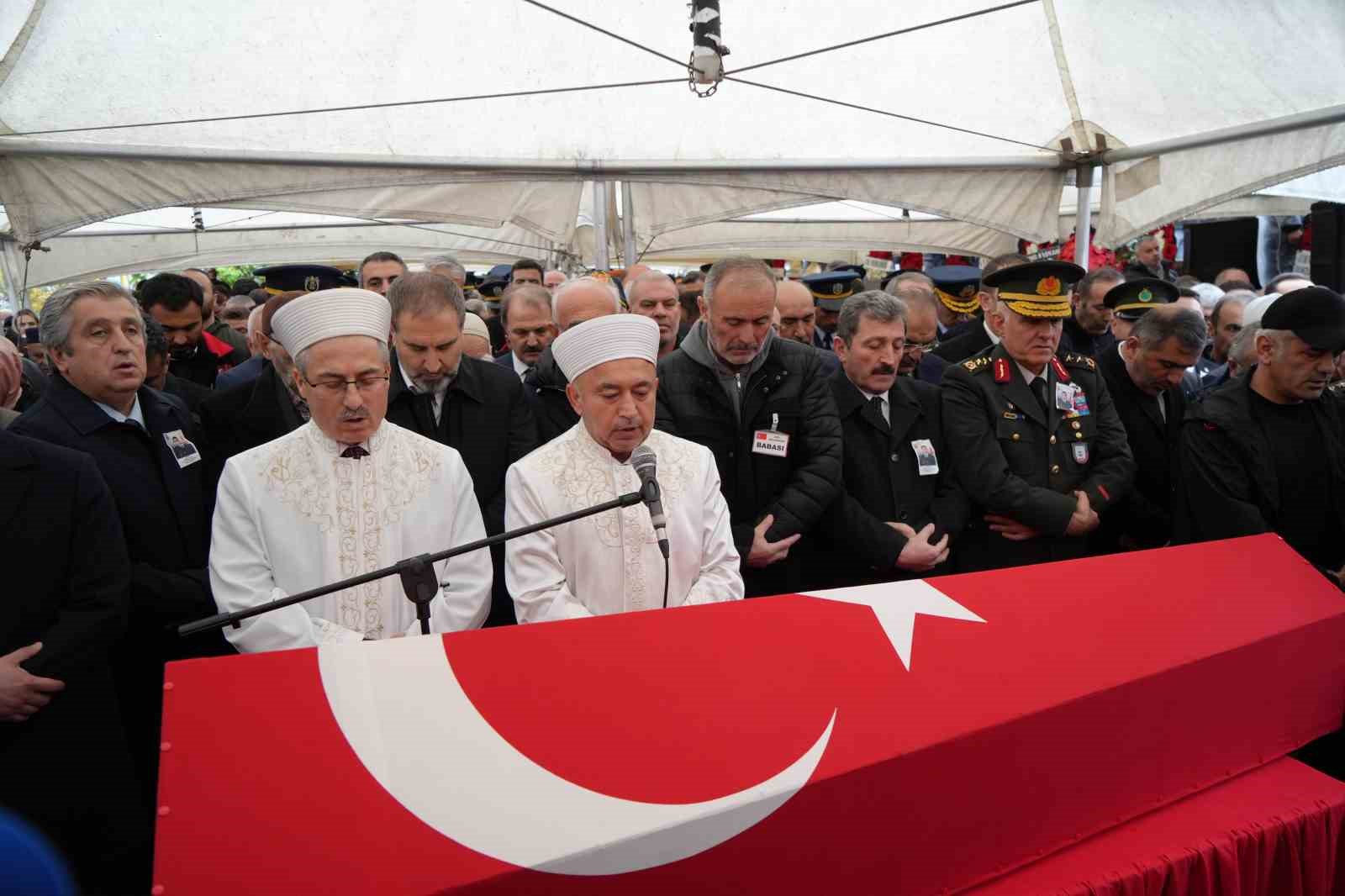 sehit-agabeye-polis-kardesin-yurek-yakan-vedasi