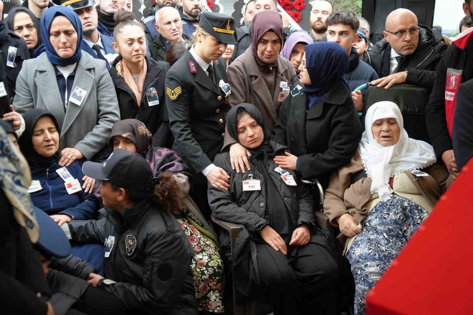 sehit-agabeye-polis-kardesin-yurek-yakan-vedasi