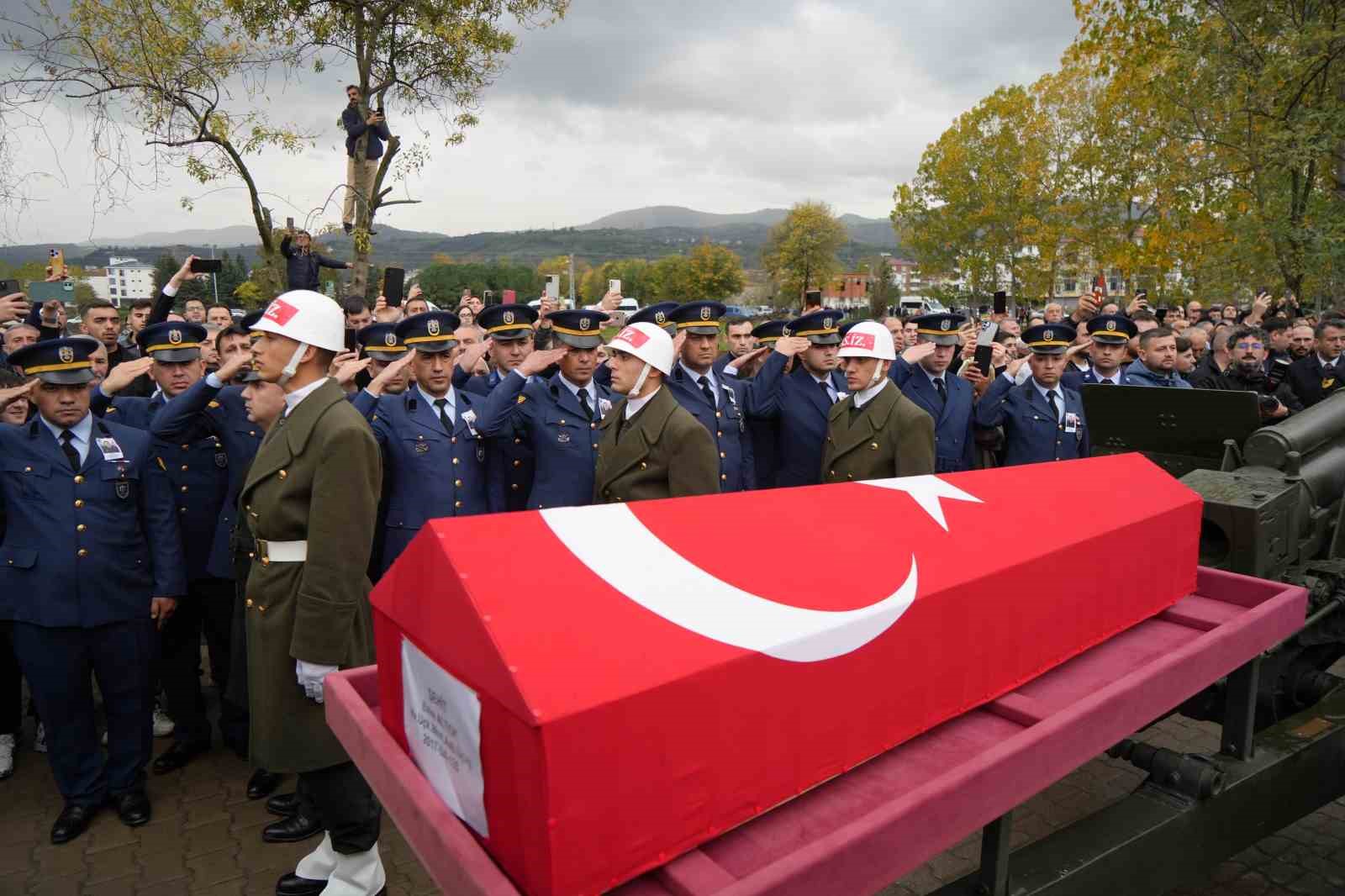 sehit-agabeye-polis-kardesin-yurek-yakan-vedasi