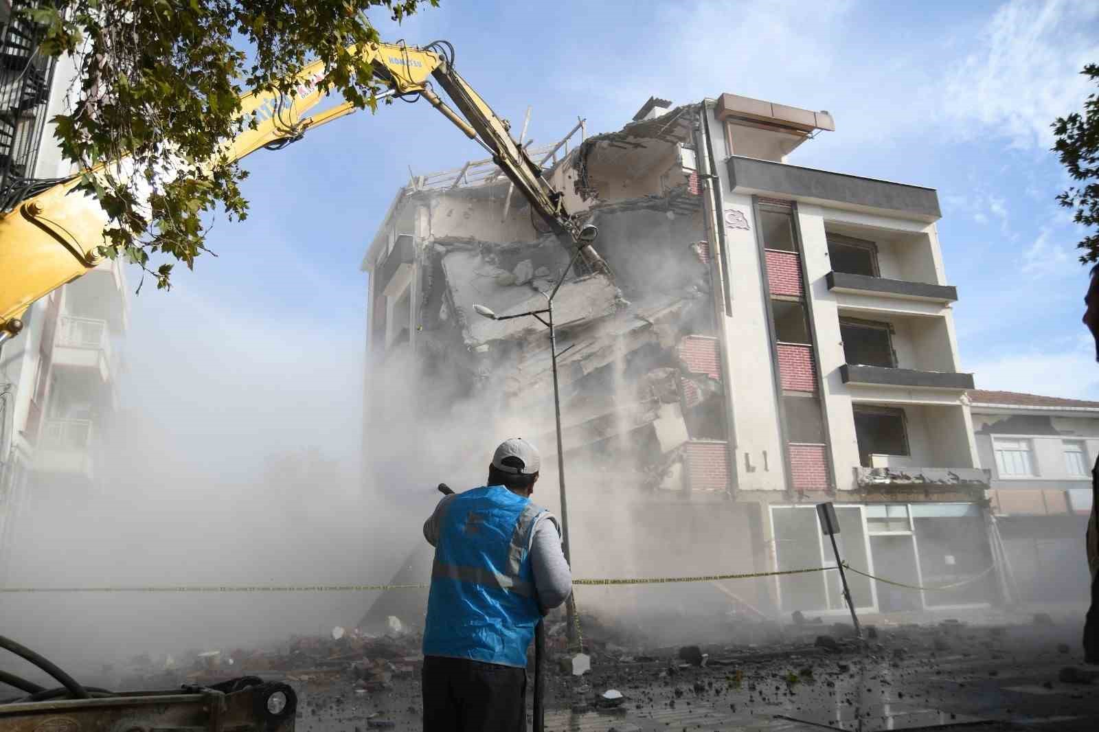 sindirgi-genel-hayata-etkili-afet-bolgesi-ilan-edildi