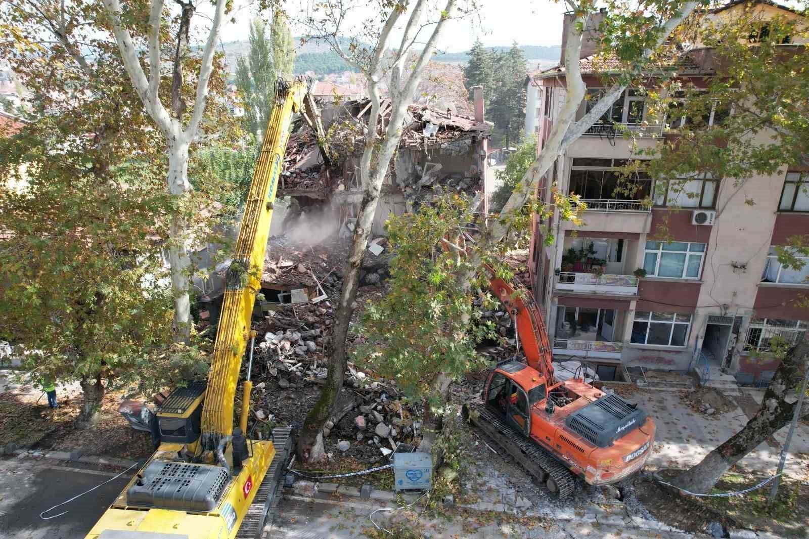 sindirgi-genel-hayata-etkili-afet-bolgesi-ilan-edildi