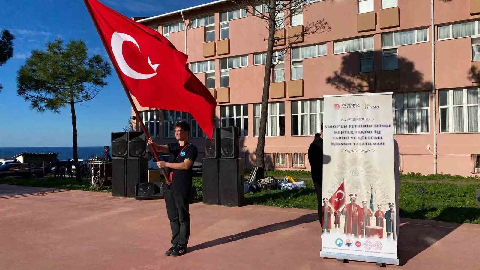 sinopta-811-yillik-fetih-gururu-mehter-sesleriyle-yankilandi