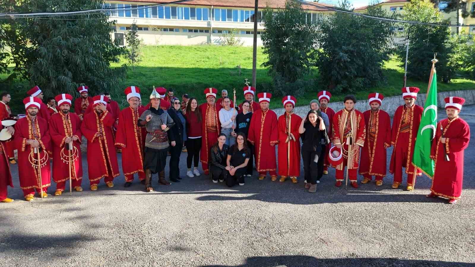 sinopta-811-yillik-fetih-gururu-mehter-sesleriyle-yankilandi