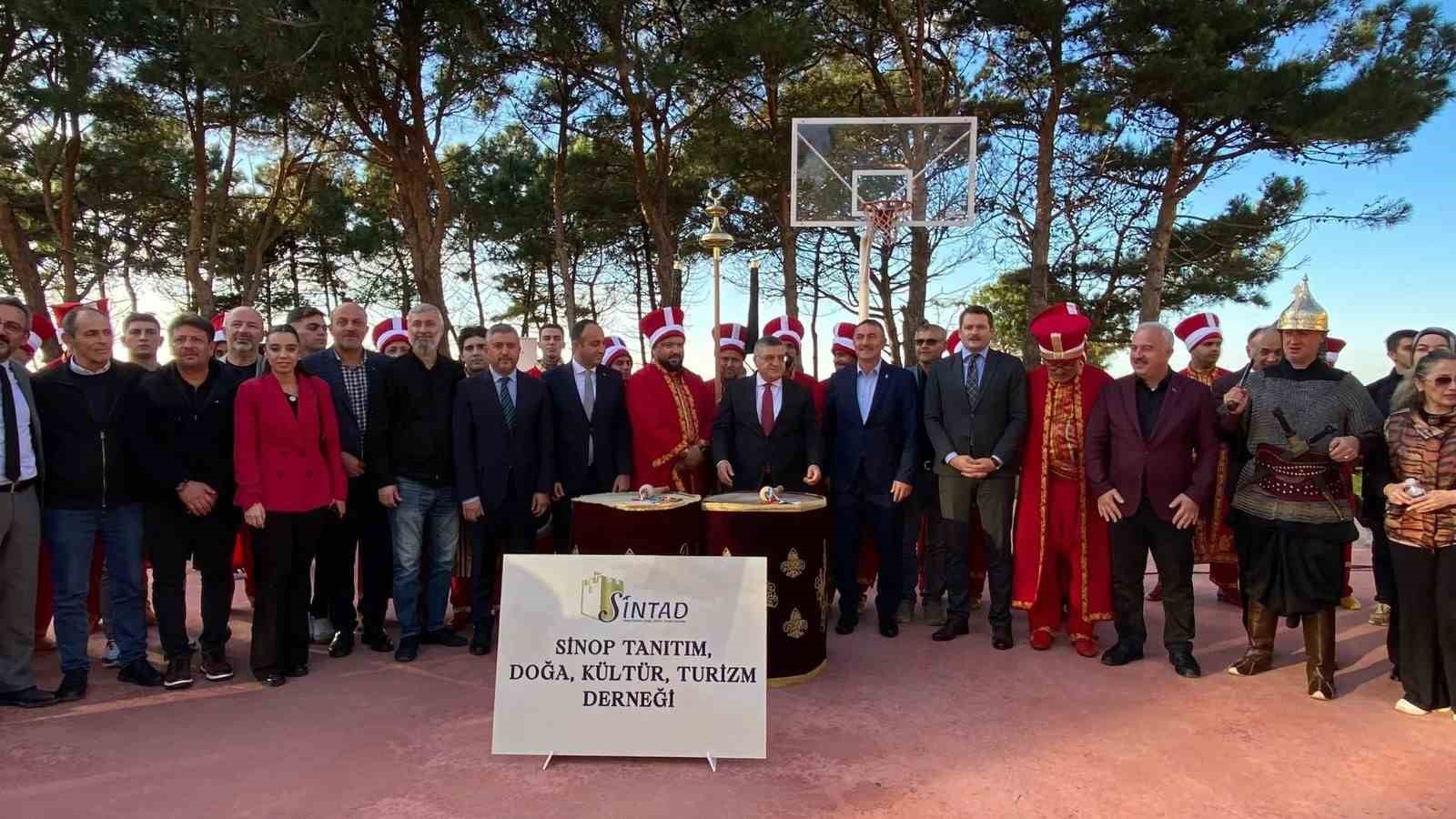 sinopta-811-yillik-fetih-gururu-mehter-sesleriyle-yankilandi