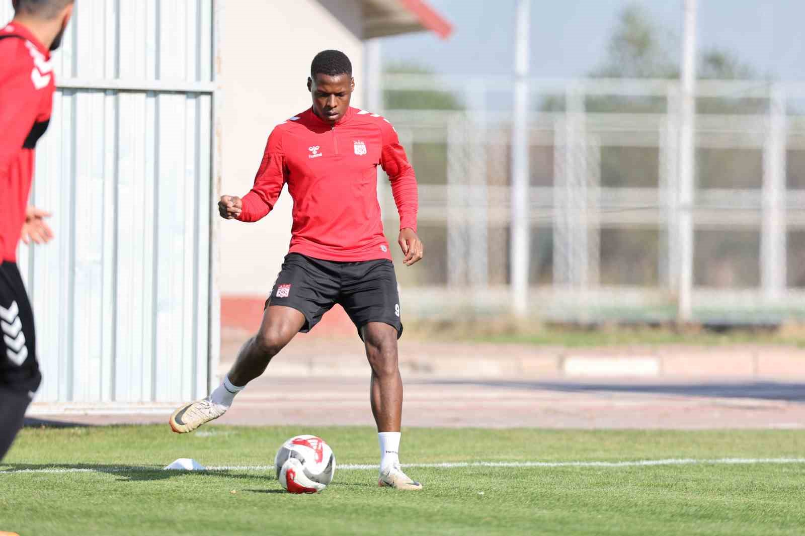 sivasspor-duran-top-calisti