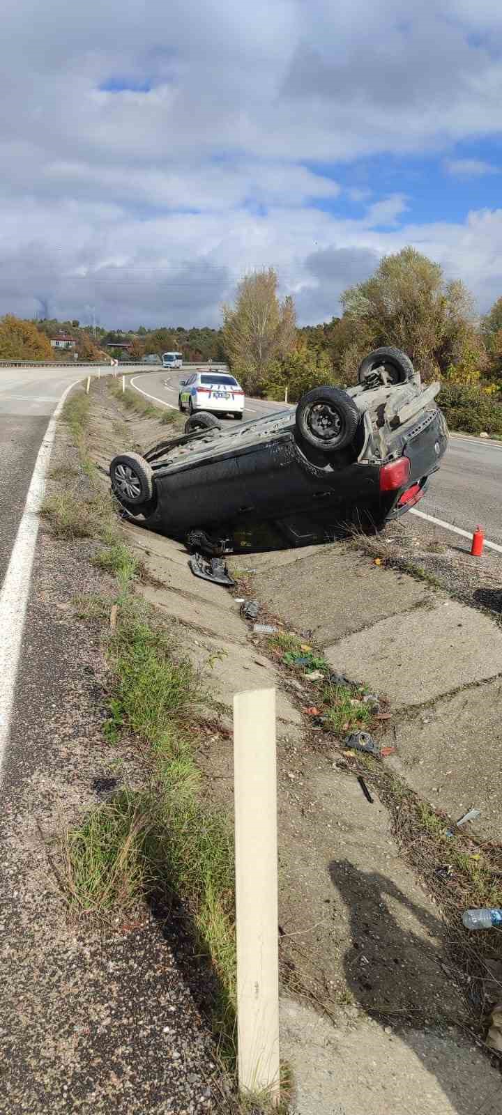 takla-atan-otomobilden-2-kisi-yarali-kurtuldu