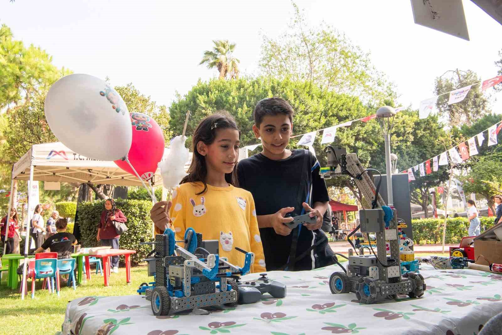 tarsusu-karnaval-kentine-donusturen-4-uluslararasi-tarsus-festivali-basladi