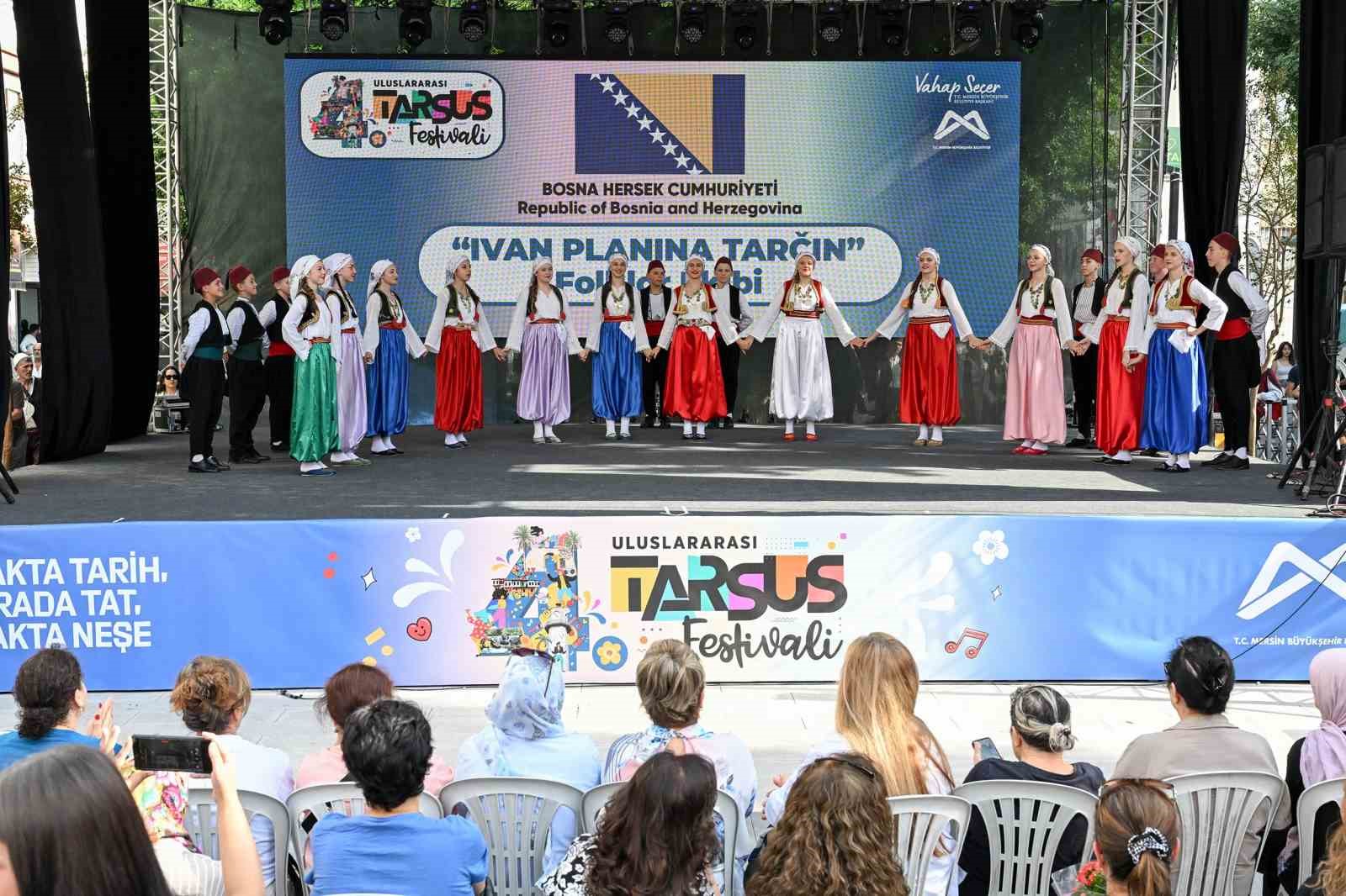 tarsusu-karnaval-kentine-donusturen-4-uluslararasi-tarsus-festivali-basladi