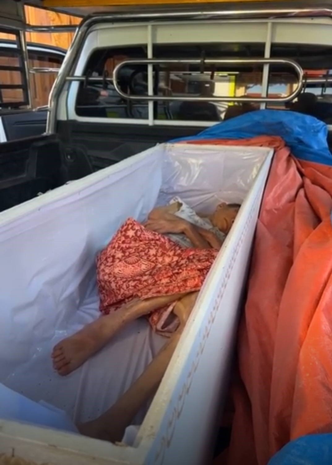 taylandda-oldu-sanilan-kadin-cenaze-toreninde-canli-bulundu