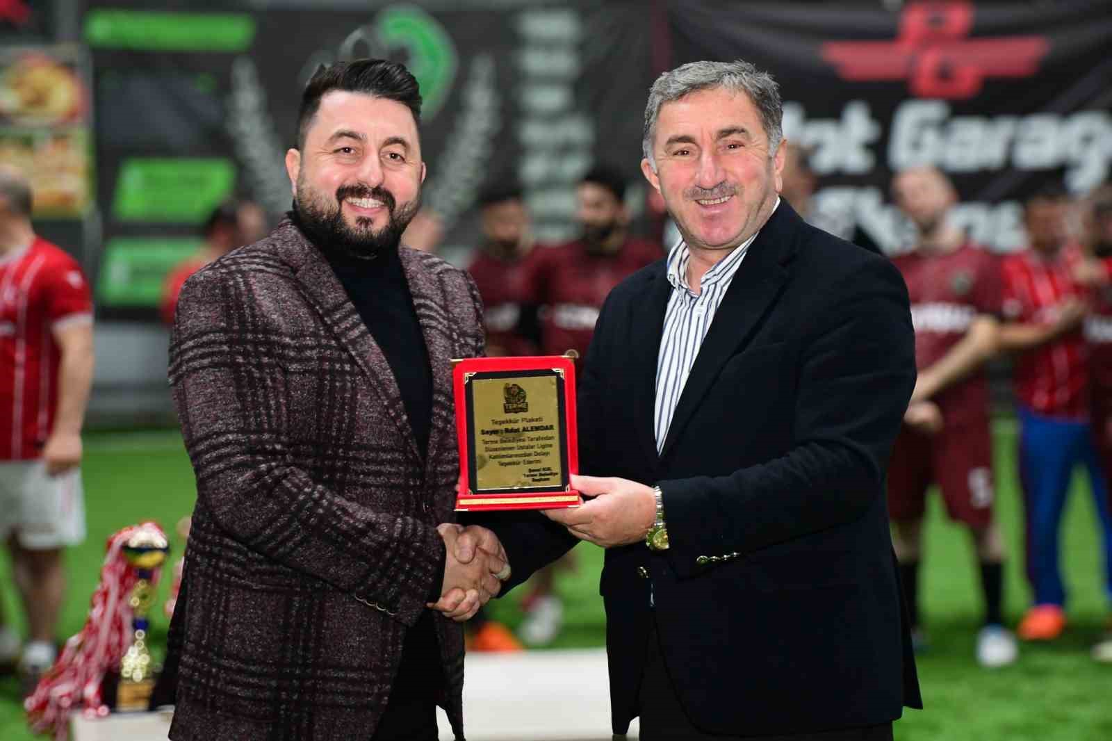 termede-futbol-turnuvasi-soleni