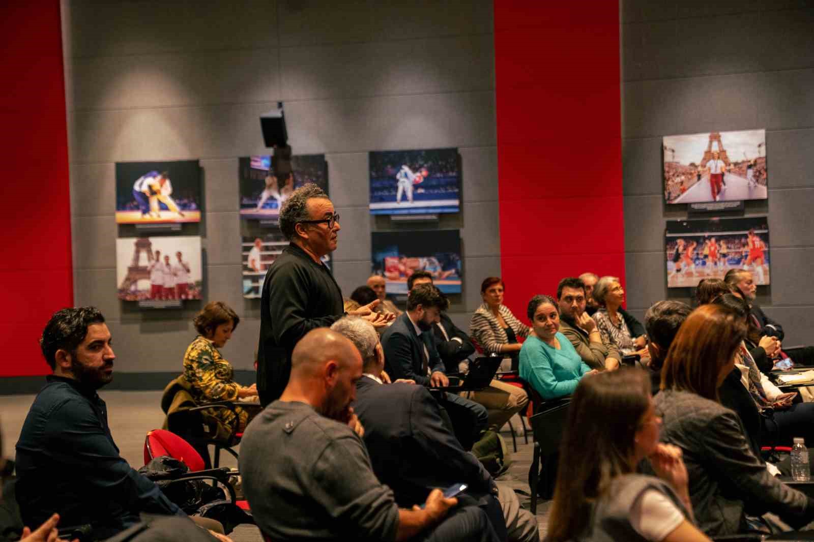 tmok-kultur-sanat-ve-spor-komisyonu-turkiyenin-onde-gelen-sanat-kuruluslariyla-bir-araya-geldi